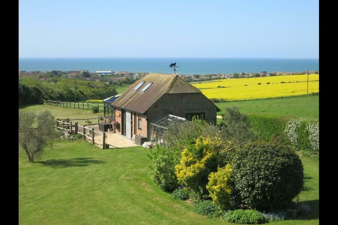 The Old Stable. Coombelands Villa Brighton Eksteriør billede